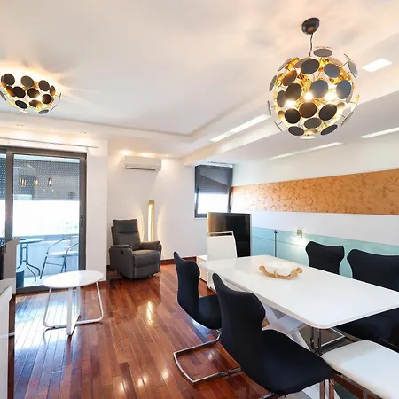 Two Bedroom Dunatov With Private Parking Daire