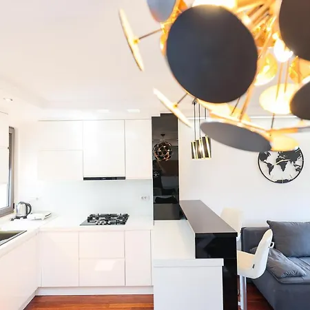 Two Bedroom Dunatov With Private Parking Daire