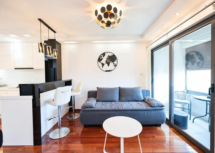 Two Bedroom Dunatov With Private Parking Apartment *