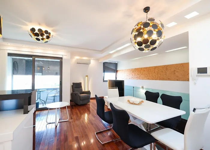 Two Bedroom Dunatov With Private Parking Apartment