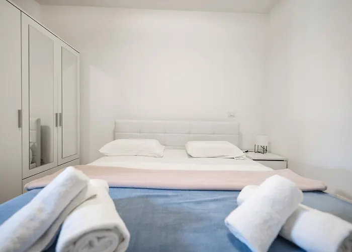 Two Bedroom Dunatov With Private Parking Zadar