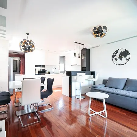 شقة Two Bedroom Dunatov With Private Parking زادار