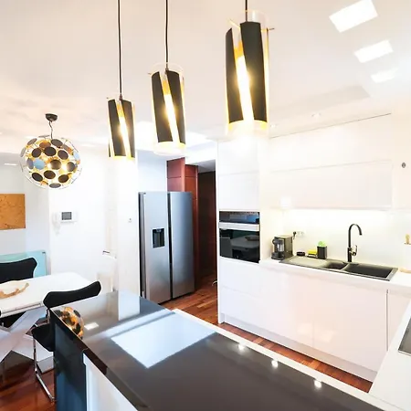 شقة Two Bedroom Dunatov With Private Parking *