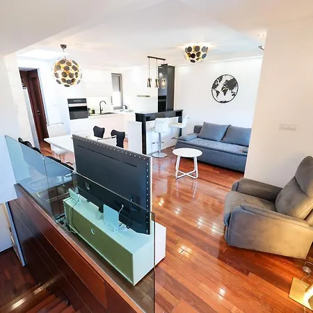 Two Bedroom Dunatov With Private Parking Zara